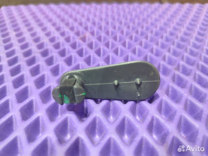 Крепление коврика Nissan Sylphy TB17 MRA8DE 2014