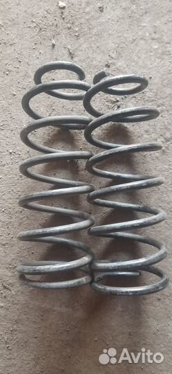 Пружины задние Toyota Hilux Surf 185