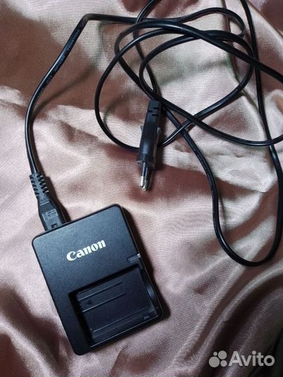 Зарядное устройство Canon
