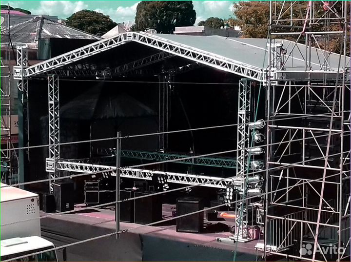 Сценические конструкции из лесов Layher