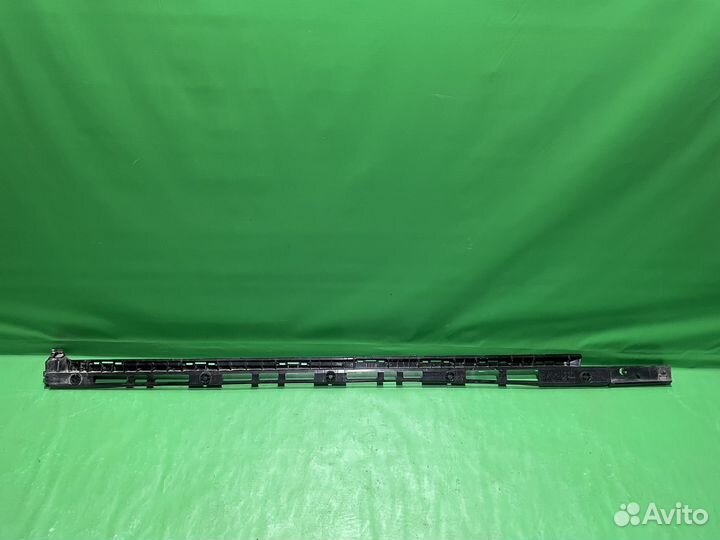 Кронштейн левого порога Mercedes GLC X253