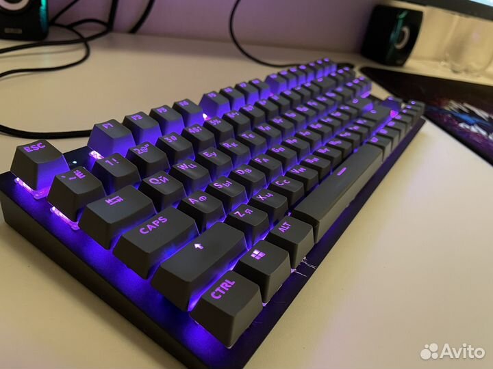 Red square keyrox tkl (залипает )