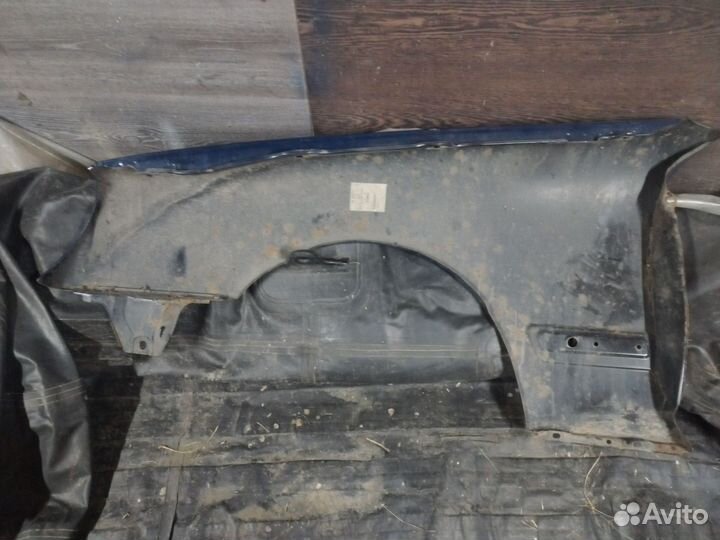 Крыло правое на mercedes 210 элеганс
