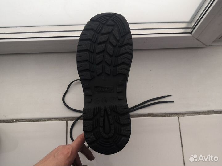 Ботинки спецобувь 40 размер