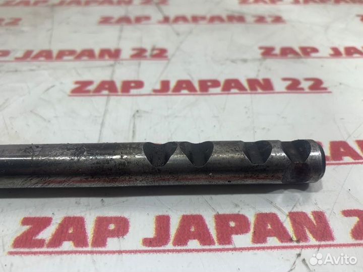 Направляющий вал раздатки Mitsubishi Montero Sport