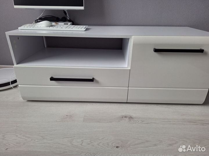 Тумба под телевизор белая бу