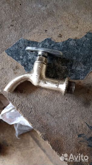 Кран бронзовый