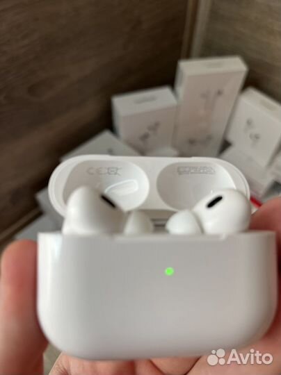 AirPods с бесплатной доставкой
