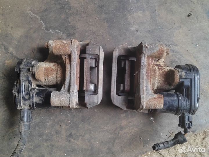 Задний суппорт киа Оптима 4 эл ручник