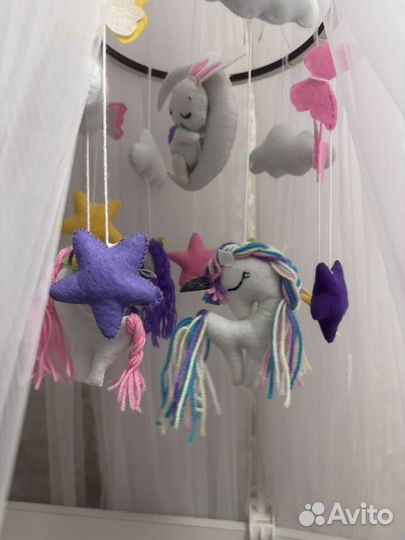 Мобиль на кроватку из фетра