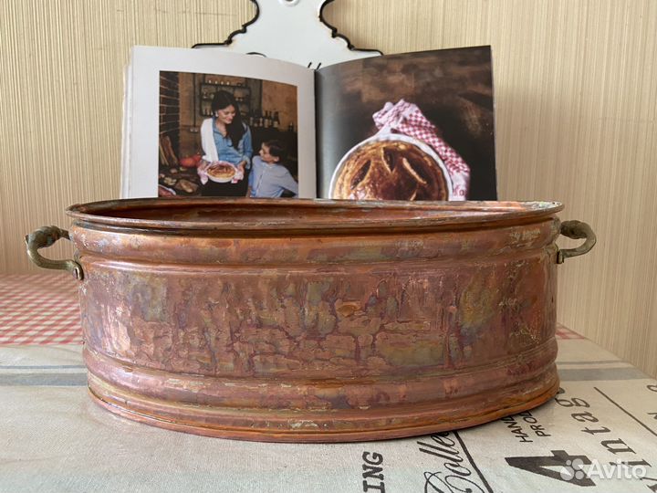 Медное кашпо или емкость