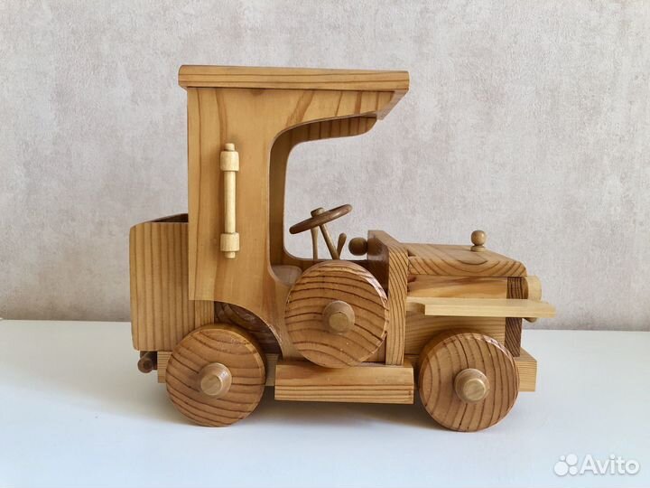 Деревянная машина сувенир