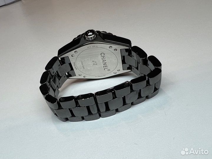 Часы Chanel J12