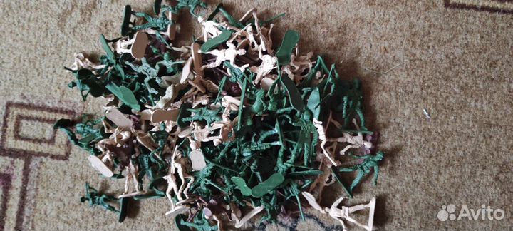 Игрушки солдатики