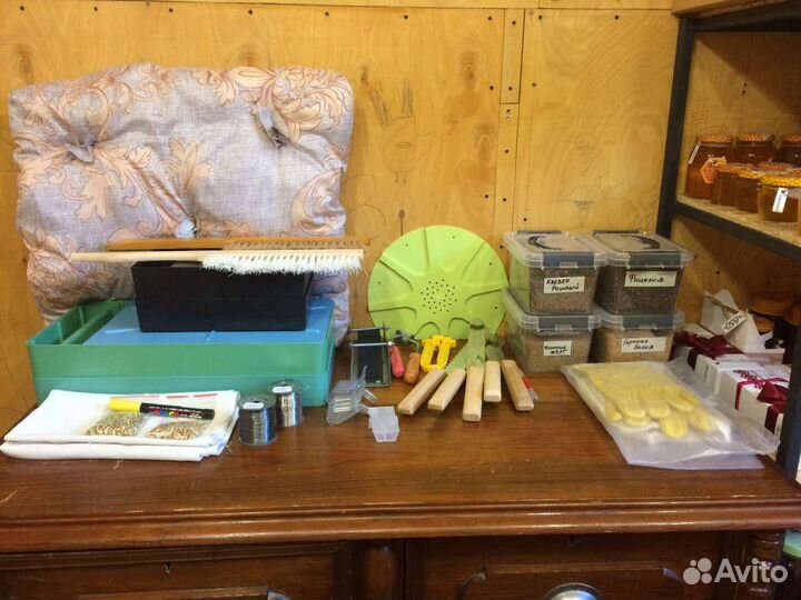 Вощина 1кг натуральная Дадан, Трутневая, Рута