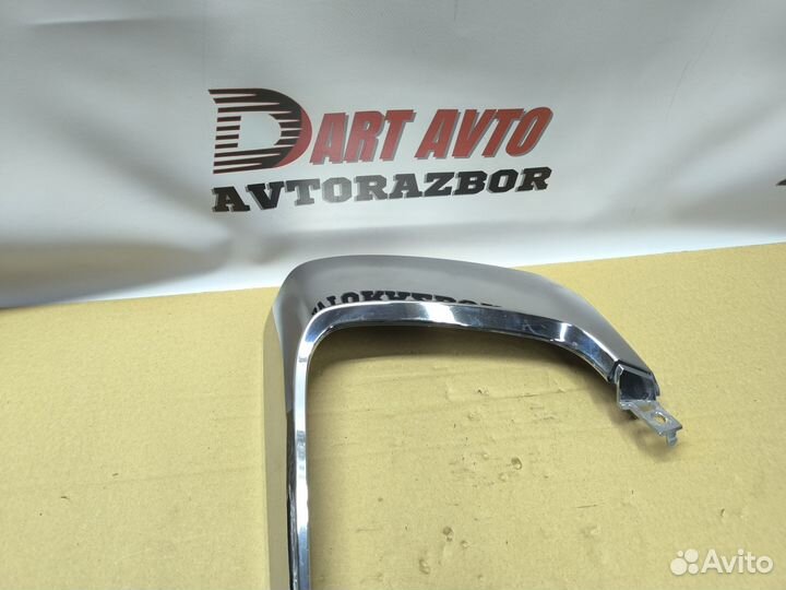 Накладка бампера правая Pajero Sport 3