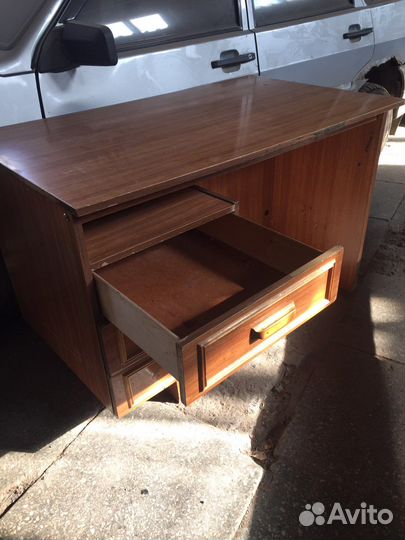 Письменный стол бу 2шт