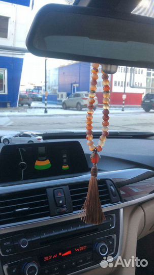 Чётки из натурального камня в машину