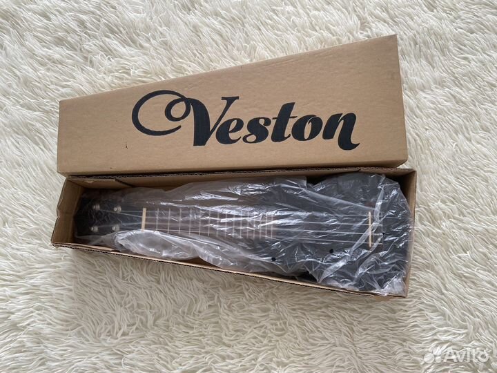 Новая укулеле veston