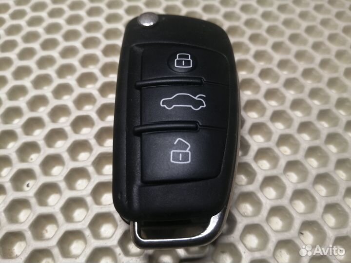 3R0 837 220 Seat Exeo 2008-2013 выкидной чип ключ