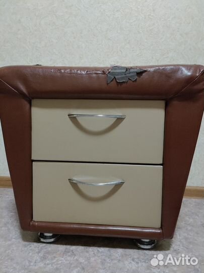 Тумба прикроватная
