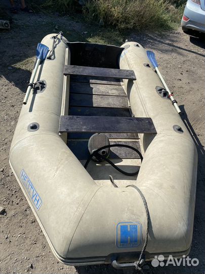 Лодка Нептун км- 330