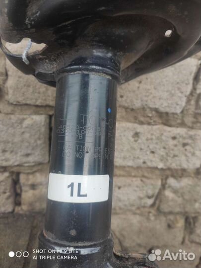 Стойка передняя левая Camry 70