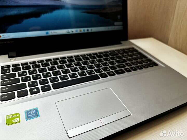 Ноутбук lenovo /920M/Pentium N3710/SSD+чехол+мышка