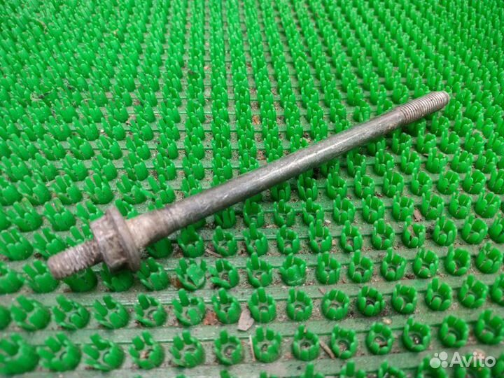 Болт стартера Volkswagen Passat B3 AAA 1993