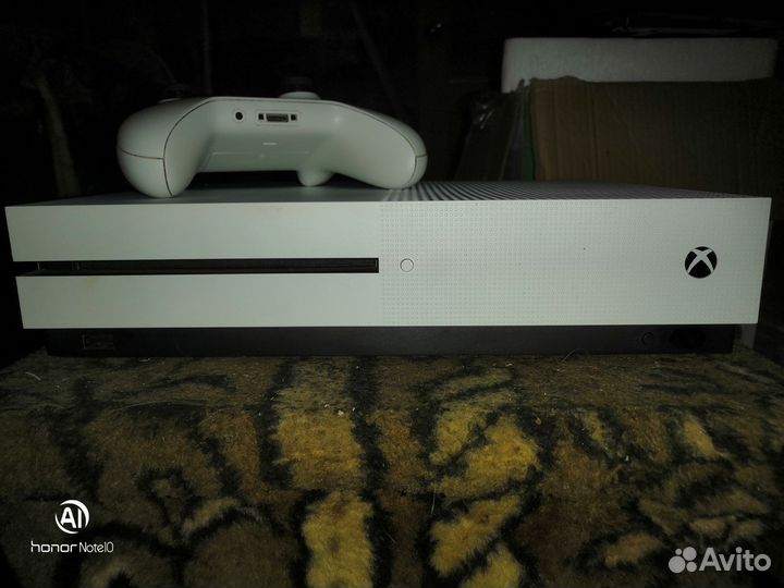 Xbox One S 1tb с играми