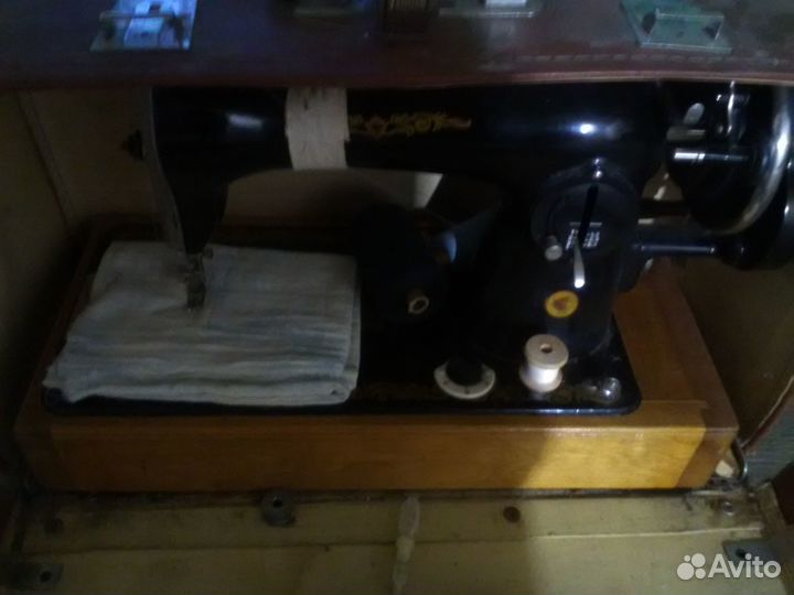 Продам швейную машину
