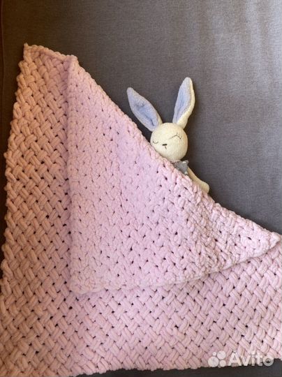 Плед вязаный из ализе пуфи