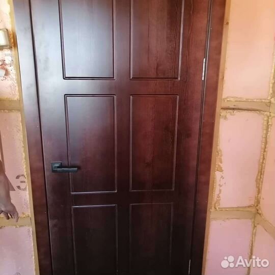 Дверь входная деревянная