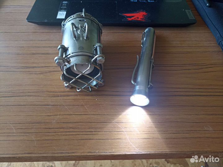 Портативная блютуз колонка и фонарик