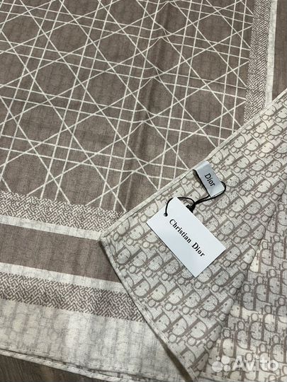 Шерстяной платок Dior бежевый двухсторонний