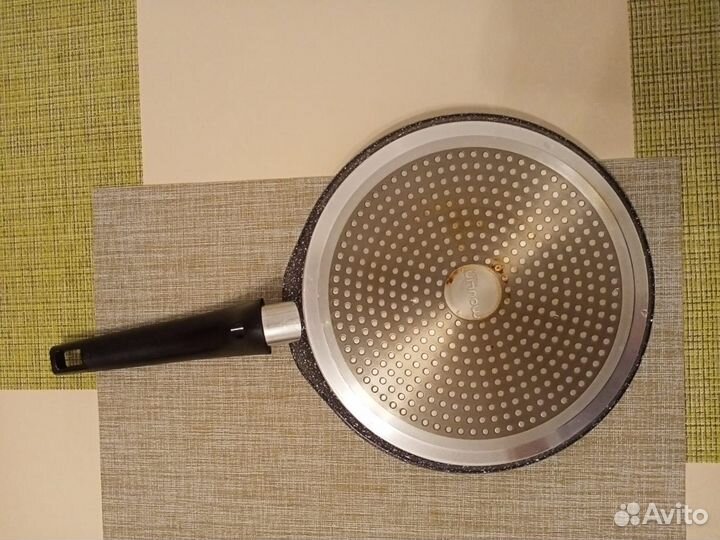 Сковорода для блинов с антипригарным покрытием