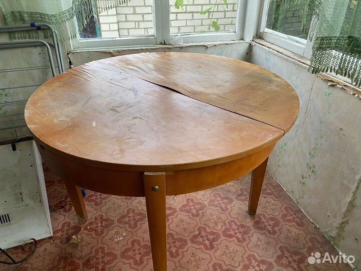 Стол круглый
