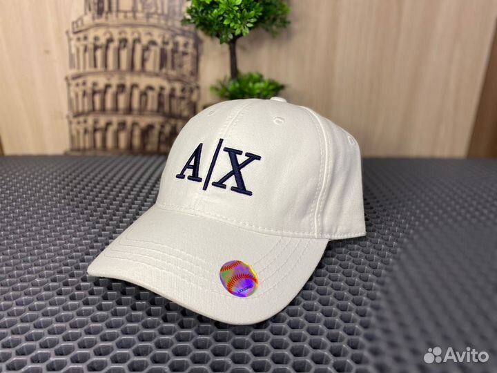 Кепка Armani белая