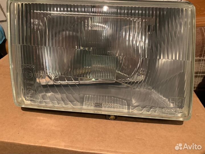 Фара передняя правая