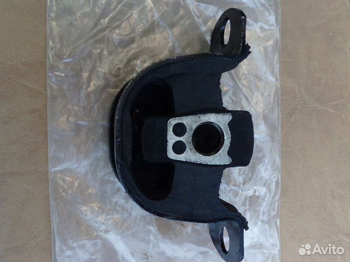 Подушка задней опоры двигателя на Ваз 2110-2112