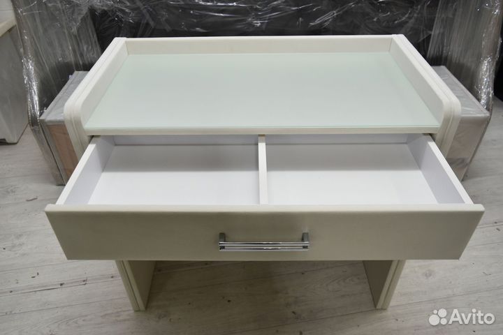 Туалетный столик