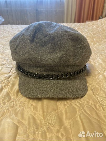 Головные уборы женские и комплекты