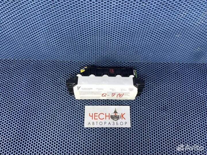 Подушка безопасности пассажира в торпедо Audi Q7