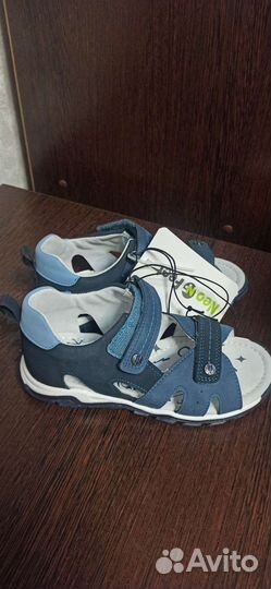 Сандали новые