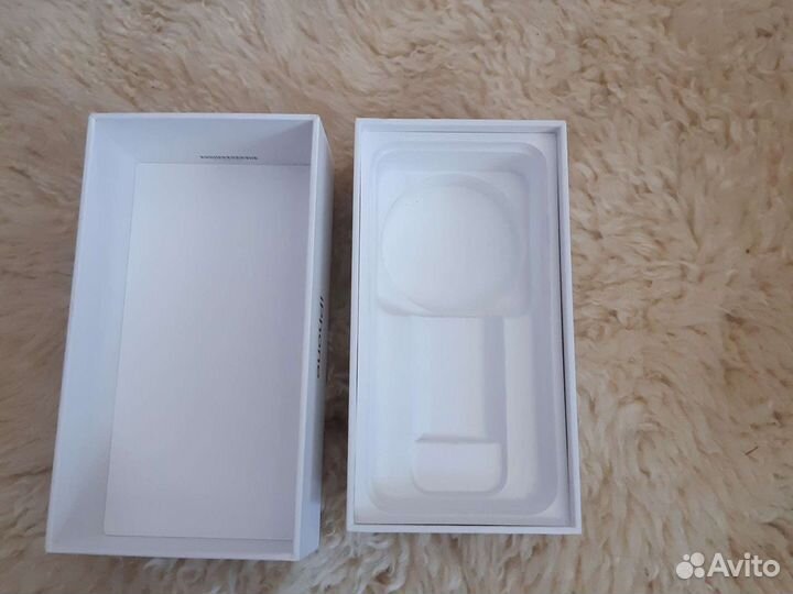 Коробка от iPhone