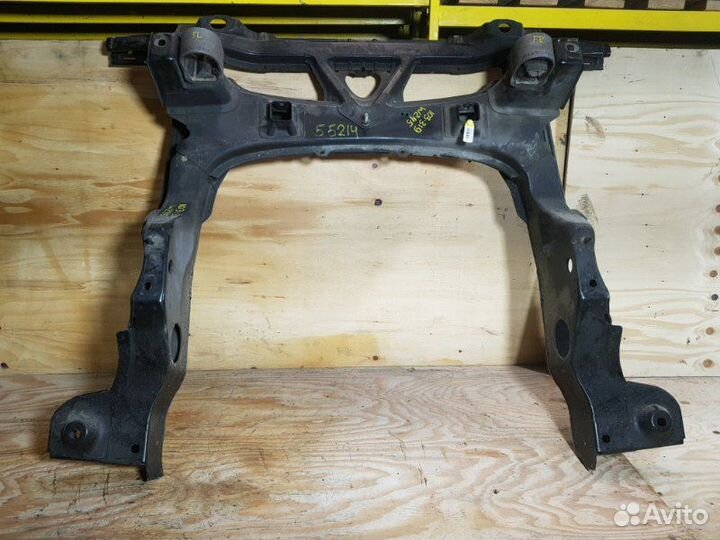 Балка поперечная передняя Mercedes-Benz B-Class