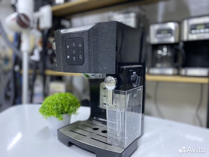 Кофеварка рожковая redmond RCM-1511