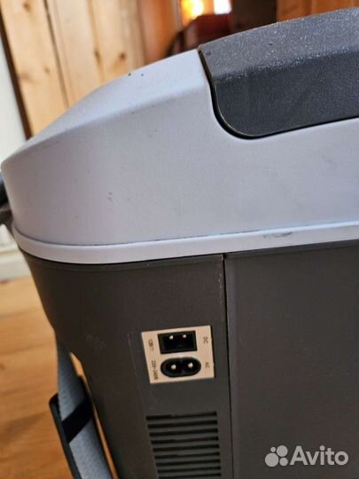 Автохолодильник AVS (220v. 12 v)