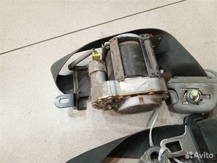 Ремень безопасности передний правый Mitsubishi Pa