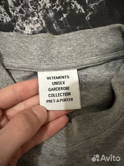 Футболка vetements
